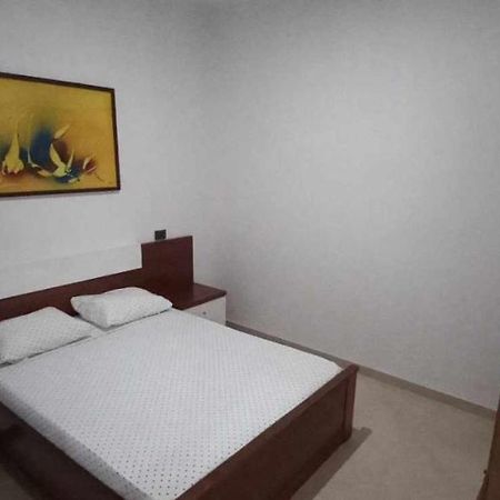 Apartamento Avenida ซาลเรย์ ภายนอก รูปภาพ