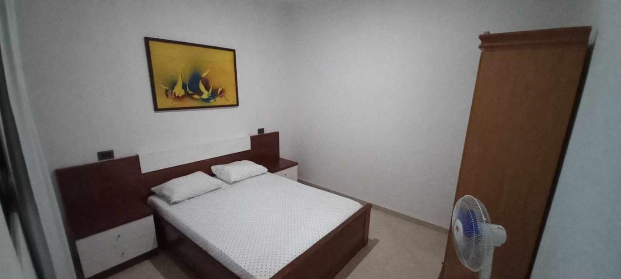 Apartamento Avenida ซาลเรย์ ภายนอก รูปภาพ